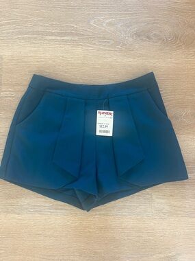mine Teal Pleated Front Women's Shorts